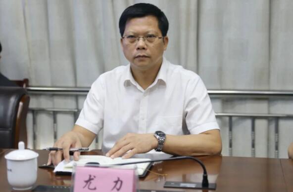 尤力被查被抓，玉林容縣法院院長(zhǎng)尤力，曾任玉林市檢察院行政財(cái)務(wù)裝備科科長(zhǎng)（尤力簡(jiǎn)歷）